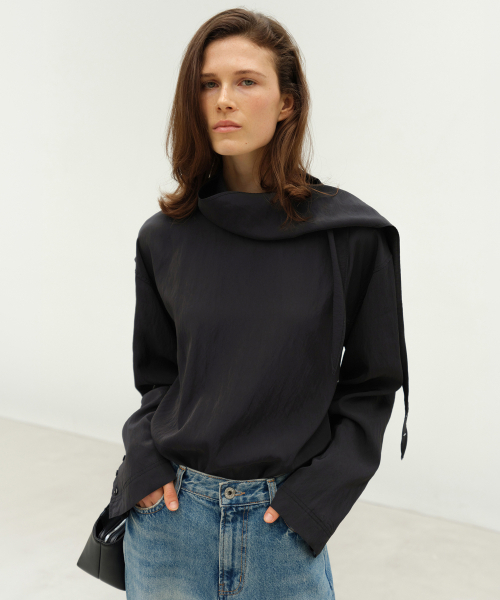 LEVAR(レバー)の「Silky Scarf Blouse - Black(シャツ/ブラウス・レディース・その他・FREE)」の1枚目の写真