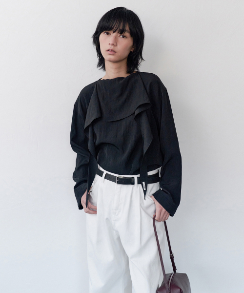 LEVAR(レバー)の「Silky Scarf Blouse - Black(シャツ/ブラウス・レディース・その他・FREE)」の4枚目の写真