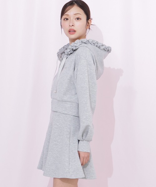 JILL by JILL STUART（ジルバイジルスチュアート）の「ダイバーセットアップ　フリルパーカー（パーカー・レディース・ベージュ/ブラック/グレー・FREE）」の18枚目の写真