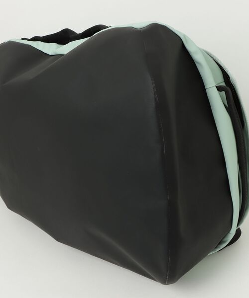 Mammut(マムート)の「【背負えるダッフルバッグ】カーゴ 35L / Cargo 35(ボストンバッグ・メンズ・セージグリーン・35L)」の4枚目の写真