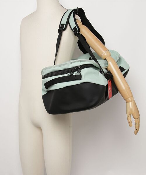 Mammut(マムート)の「【背負えるダッフルバッグ】カーゴ 35L / Cargo 35(ボストンバッグ・メンズ・セージグリーン・35L)」の6枚目の写真