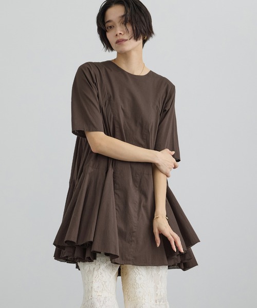 SALON adam et rope'（サロン アダム エ ロペ）の「【AAYUSHI（アユーシ） for SALON】別注ボリュームフレアハーフスリーブワンピース（ワンピース・レディース・キナリ/ダークブラウン・FREE）」の17枚目の写真