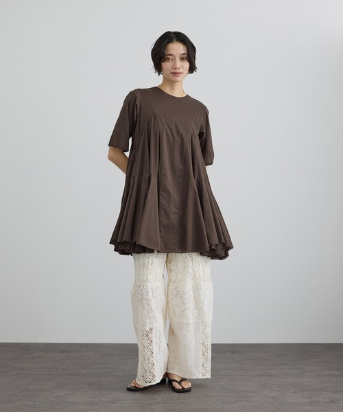 SALON adam et rope'（サロン アダム エ ロペ）の「【AAYUSHI（アユーシ） for SALON】別注ボリュームフレアハーフスリーブワンピース（ワンピース・レディース・キナリ/ダークブラウン・FREE）」の18枚目の写真