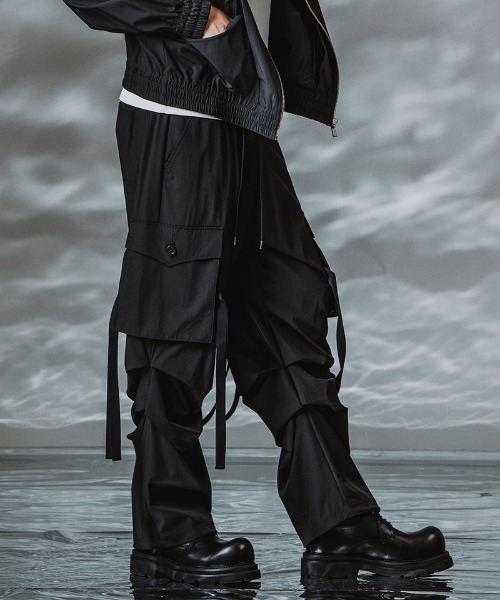 NO ID.（ノーアイディ）の「mp14808-ﾃｯｸｲｰｼﾞｰｶｰｺﾞPT パンツ(858006-445P)（カーゴパンツ・メンズ・ブラック/グレー・2/1）」の2枚目の写真