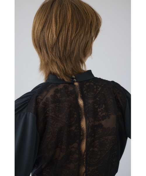 RIM.ARK(リムアーク)の「Hidden detail drape tops ヒドゥン ディテール ドレープ トップス(シャツ/ブラウス・レディース・ブラック・38/36)」の2枚目の写真