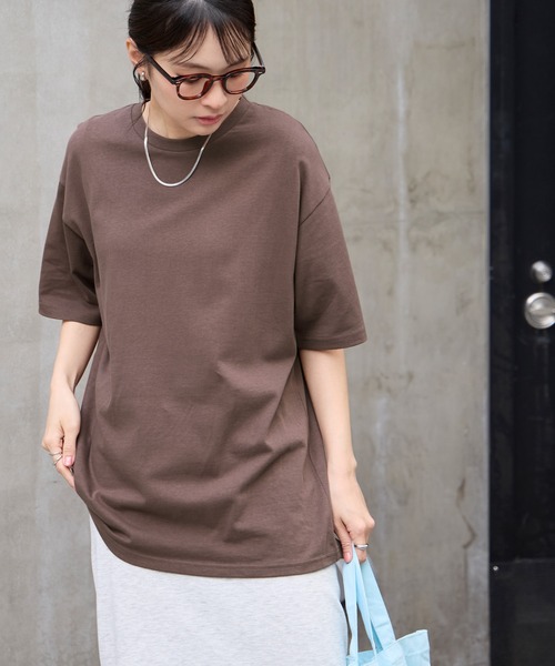 MONO-MART(モノマート)の「<万能UVカット/汗ジミ防止>オーバーサイズ シンプル半袖Tシャツ【ショート丈/ミディアム丈】(Tシャツ/カットソー・レディース・ブラック系/ブラウン系/レッド系/グレー系2/ブラック/ホワイト系/ライトブラウン/ブルー系2/ネイビー系/杢グレー/グレー系/オフホワイト/ピンク系/レッド/ピンク系2/ブルー系/ネイビー/ダークグレー・L/M/SHORT)」の10枚目の写真
