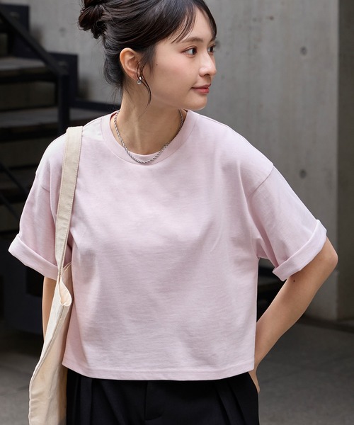 MONO-MART(モノマート)の「<万能UVカット/汗ジミ防止>オーバーサイズ シンプル半袖Tシャツ【ショート丈/ミディアム丈】(Tシャツ/カットソー・レディース・ブラック系/ブラウン系/レッド系/グレー系2/ブラック/ホワイト系/ライトブラウン/ブルー系2/ネイビー系/杢グレー/グレー系/オフホワイト/ピンク系/レッド/ピンク系2/ブルー系/ネイビー/ダークグレー・L/M/SHORT)」の15枚目の写真