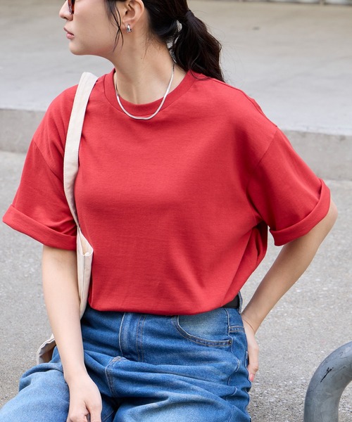 MONO-MART(モノマート)の「<万能UVカット/汗ジミ防止>オーバーサイズ シンプル半袖Tシャツ【ショート丈/ミディアム丈】(Tシャツ/カットソー・レディース・ブラック系/ブラウン系/レッド系/グレー系2/ブラック/ホワイト系/ライトブラウン/ブルー系2/ネイビー系/杢グレー/グレー系/オフホワイト/ピンク系/レッド/ピンク系2/ブルー系/ネイビー/ダークグレー・L/M/SHORT)」の18枚目の写真