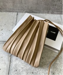 プリーツデザイン スマホショルダーL