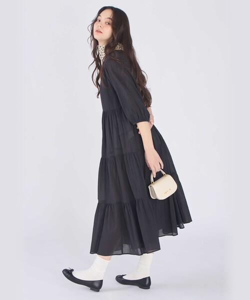 To b. by agnes b.(トゥービーバイアニエスベー)の「コットン シフォン ティアード ワンピース(ワンピース・レディース・ブラック・38/36/40)」の4枚目の写真