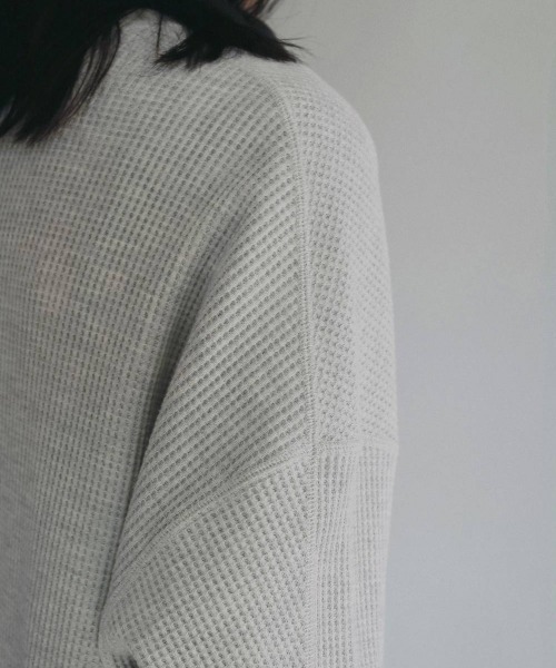 anuke(アンヌーク)の「anuke Waffle Loose Henleytops ワッフルルーズヘンリートップス/62620605(Tシャツ/カットソー・レディース・オートミール・ONE SIZE)」の6枚目の写真