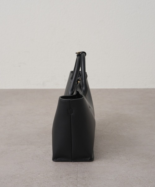 PUAL CE CIN（ピュアルセシン）の「フェイクレザー2WAYワイドBAG（トートバッグ・レディース・ブラック・FREE）」の5枚目の写真