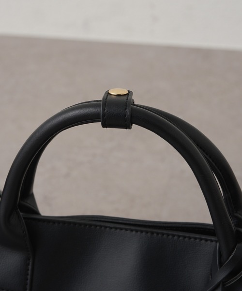 PUAL CE CIN（ピュアルセシン）の「フェイクレザー2WAYワイドBAG（トートバッグ・レディース・ブラック・FREE）」の10枚目の写真