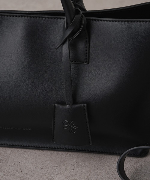 PUAL CE CIN（ピュアルセシン）の「フェイクレザー2WAYワイドBAG（トートバッグ・レディース・ブラック・FREE）」の11枚目の写真