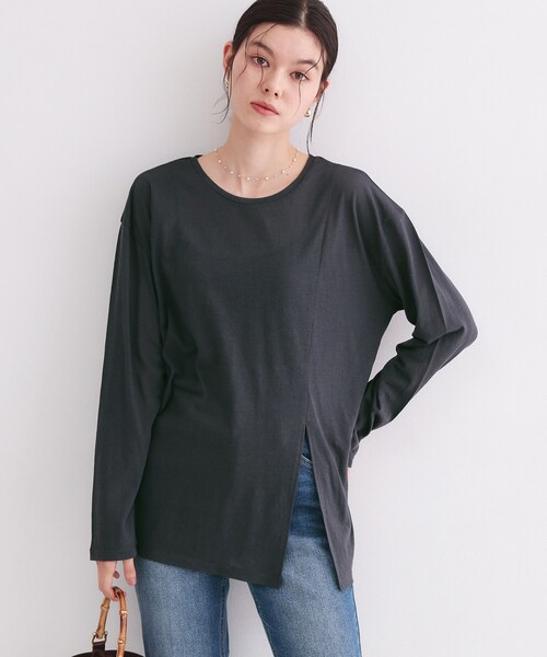 OPAQUE.CLIP（オペークドットクリップ）の「シアースリットカットソー【洗濯機OK】（Tシャツ/カットソー・レディース・ホワイト/ライトグレー/チャコールグレー・38/40）」の2枚目の写真
