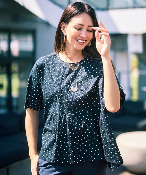 自由区（ジユウク）の「コットンサッカープリント ブラウス（シャツ/ブラウス・レディース・ブラウン系6/ネイビー系6/ベージュ系6・32）」の3枚目の写真