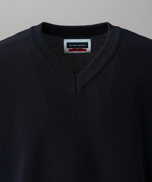MAISON SPECIAL(メゾンスペシャル)の「《UNISEX》Shirt Docking Prime-Over V-neck Knit Pullover/シャツドッキングプライムオーバーVネックニットプルオーバー【MAISON SPECIAL/メゾンスペシャル】(ニット/セーター・メンズ・ブラウン/ネイビー・0/1/2)」の5枚目の写真