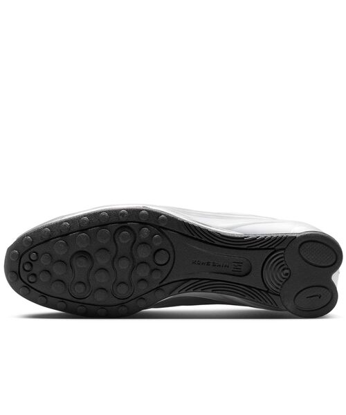 NIKE(ナイキ)の「ナイキ ショックス Z ウィメンズシューズ / Nike Shox Z Women's Shoes IO7843-002 Silver(スニーカー・レディース・シルバー系その他・24/23.5/23/25.5/25/22.5/22/24.5/26)」の2枚目の写真