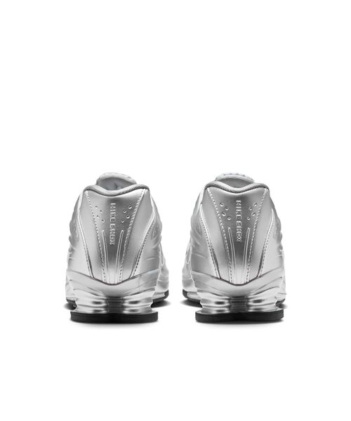 NIKE(ナイキ)の「ナイキ ショックス Z ウィメンズシューズ / Nike Shox Z Women's Shoes IO7843-002 Silver(スニーカー・レディース・シルバー系その他・24/23.5/23/25.5/25/22.5/22/24.5/26)」の6枚目の写真