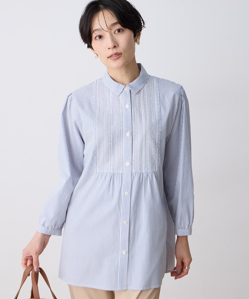 DECOY SINCE 1981（デコイシンスイチキュウハチイチ）の「刺しゅうストライプブラウス（シャツ/ブラウス・レディース・ネイビー/グリーン/ブルー・9号/11号/13号/15号/17号）」の3枚目の写真