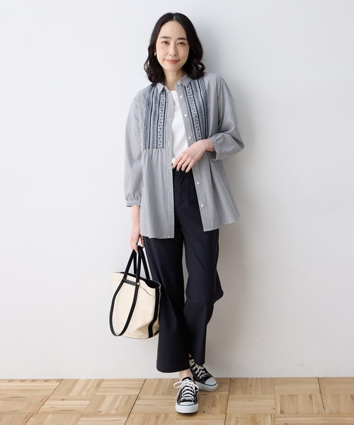 DECOY SINCE 1981（デコイシンスイチキュウハチイチ）の「刺しゅうストライプブラウス（シャツ/ブラウス・レディース・ネイビー/グリーン/ブルー・9号/11号/13号/15号/17号）」の10枚目の写真