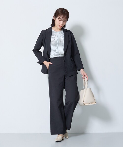 INDIVI(インディヴィ)の「【洗える/UVケア/SETUP可能】サッカー素材ストレートパンツ(その他パンツ・レディース・ブラック系1/ネイビー/ブラック系5・13/15 /19/05/36/38/40)」の6枚目の写真