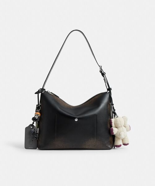 COACH(コーチ)の「モット メッセンジャー バッグ 38・ラブド レザー・チャーム(メッセンジャーバッグ・メンズ・ブラック系その他・ONE)」の6枚目の写真