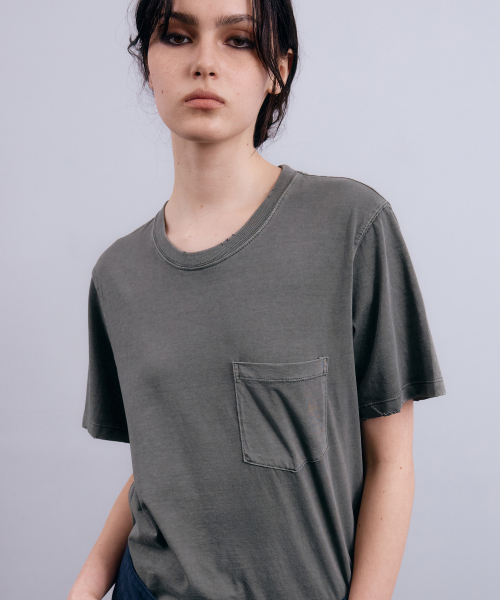 NUAKLE(ヌアクル)の「(w) ソフトダイデポケットT_カーキ(Tシャツ/カットソー・レディース・その他・1/2)」の2枚目の写真