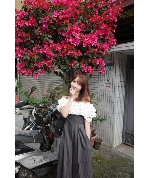 MISTREASS(ミストレアス)の「BI-COLOR FRILL ALL IN ONE(つなぎ/オールインワン・レディース・ブラック/グレー・FREE)」の12枚目の写真