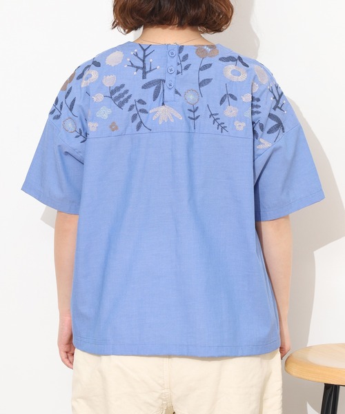 Emago(イマゴ)の「EMAGO お花刺繍切替えブラウス 半袖(シャツ/ブラウス・レディース・ホワイト/ブルー/ブラック・FREE)」の8枚目の写真