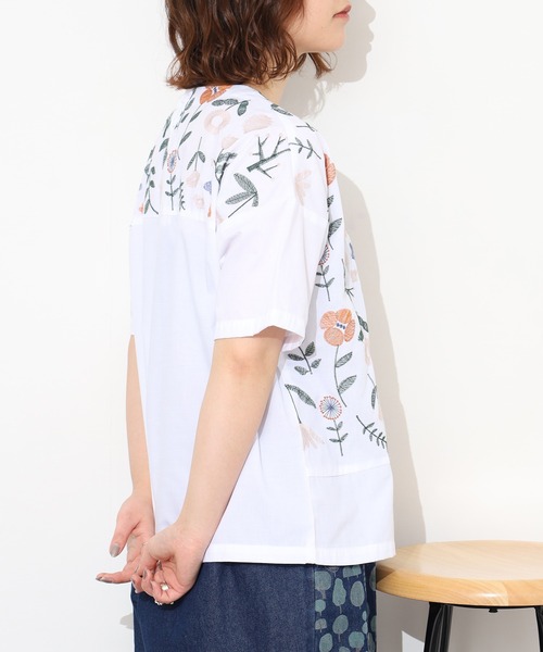 Emago(イマゴ)の「EMAGO お花刺繍切替えブラウス 半袖(シャツ/ブラウス・レディース・ホワイト/ブルー/ブラック・FREE)」の20枚目の写真