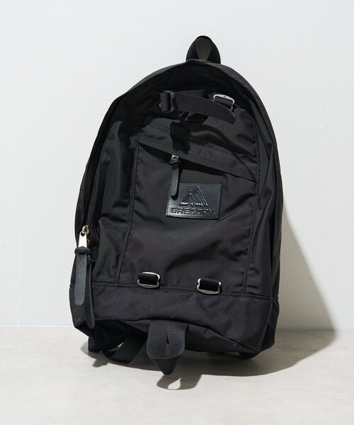 FREAK'S STORE（フリークスストア）の「GREGORY × FREAK'S STORE/グレゴリー 別注 FINE DAY LEATHER PATCH/別注 ファインデイ レザーパッチ/バックパック/A4サイズバッグ/マザーズバッグ（バックパック/リュック・レディース・ベージュ/ブラック・ONE SIZE）」の8枚目の写真