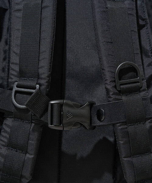 FREAK'S STORE（フリークスストア）の「GREGORY × FREAK'S STORE/グレゴリー 別注 FINE DAY LEATHER PATCH/別注 ファインデイ レザーパッチ/バックパック/A4サイズバッグ/マザーズバッグ（バックパック/リュック・レディース・ベージュ/ブラック・ONE SIZE）」の6枚目の写真
