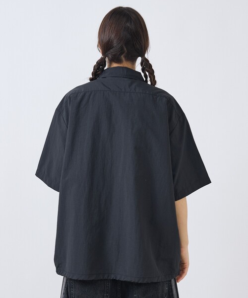 Dickies（ディッキーズ）の「【DICKIES/ディッキーズ】 ナイロンリラックスワークシャツ/ 半袖/ ドローコード付/DC2010 /ユニセックス（シャツ/ブラウス・メンズ・ベージュ/ブラック・M/L）」の18枚目の写真