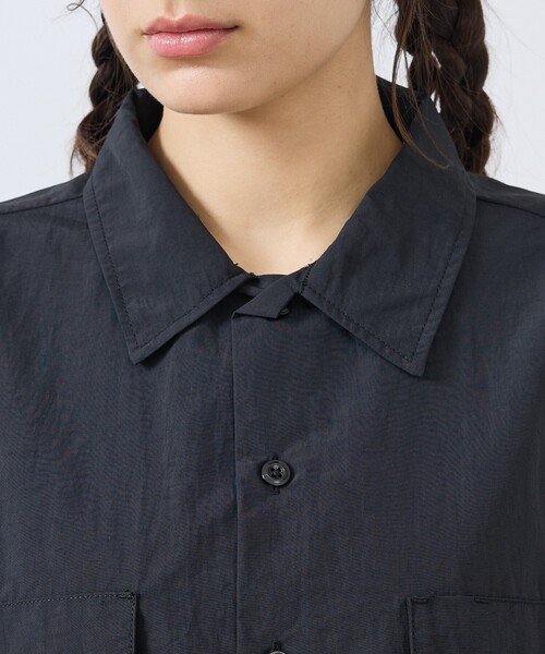 Dickies（ディッキーズ）の「【DICKIES/ディッキーズ】 ナイロンリラックスワークシャツ/ 半袖/ ドローコード付/DC2010 /ユニセックス（シャツ/ブラウス・メンズ・ベージュ/ブラック・M/L）」の17枚目の写真