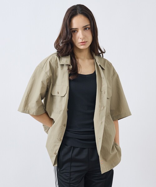 Dickies（ディッキーズ）の「【DICKIES/ディッキーズ】 ナイロンリラックスワークシャツ/ 半袖/ ドローコード付/DC2010 /ユニセックス（シャツ/ブラウス・メンズ・ベージュ/ブラック・M/L）」の11枚目の写真