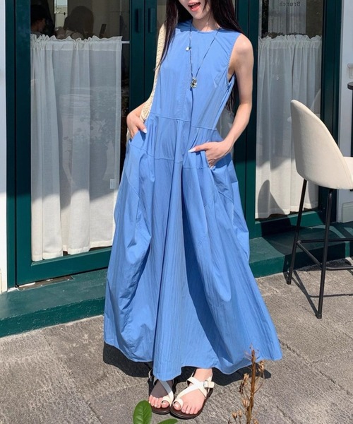 AMAJI(アマジ)の「ノースリーブ Aライン ロングワンピース(ワンピース・レディース・ブルー・X-LARGE/LARGE/MEDIUM/SMALL)」の1枚目の写真