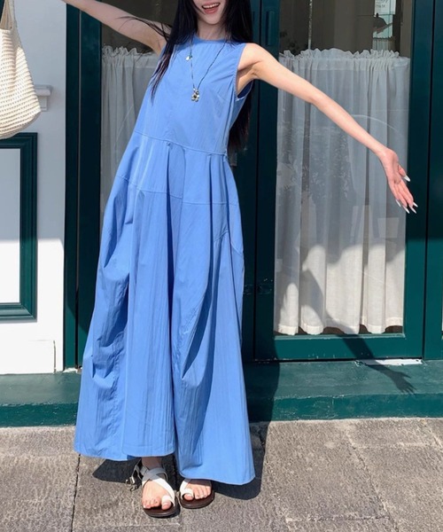AMAJI(アマジ)の「ノースリーブ Aライン ロングワンピース(ワンピース・レディース・ブルー・X-LARGE/LARGE/MEDIUM/SMALL)」の2枚目の写真
