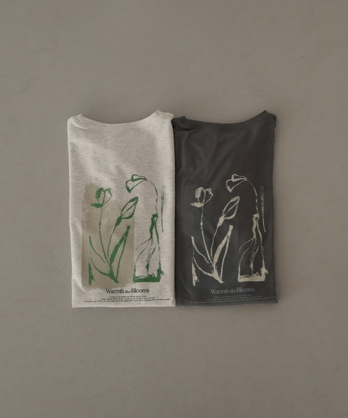 hellam（へラム）の「【hellam×pinmyself】フラワーアートTシャツ（Tシャツ/カットソー・レディース・チャコール/オートミール/イエロー/ホワイト/ブラウン/ブルー・FREE）」の2枚目の写真