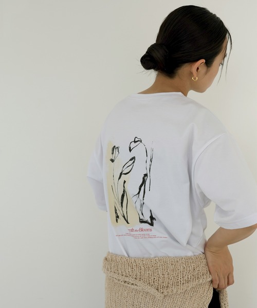 hellam（へラム）の「【hellam×pinmyself】フラワーアートTシャツ（Tシャツ/カットソー・レディース・チャコール/オートミール/イエロー/ホワイト/ブラウン/ブルー・FREE）」の21枚目の写真