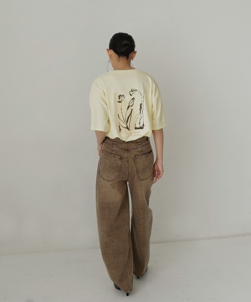 hellam（へラム）の「【hellam×pinmyself】フラワーアートTシャツ（Tシャツ/カットソー・レディース・チャコール/オートミール/イエロー/ホワイト/ブラウン/ブルー・FREE）」の11枚目の写真