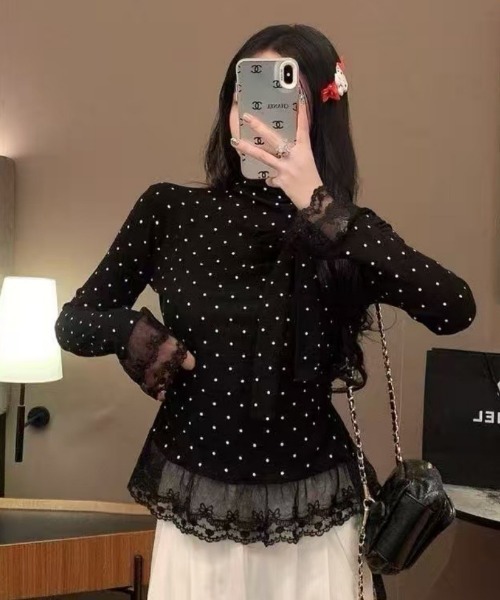 Ritzy(リッツィー)の「ドット柄 リボン&裾レース ハイネック長袖トップス(Tシャツ/カットソー・レディース・ホワイト/ブラック・FREE)」の3枚目の写真