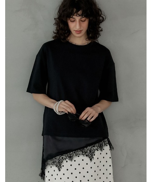Re:EDIT（リエディ）の「[2026 SUMMER COLLECTION]裾サテンレースレイヤード風Tシャツ（Tシャツ/カットソー・レディース・オフホワイト/ブラック・FREE）」の7枚目の写真