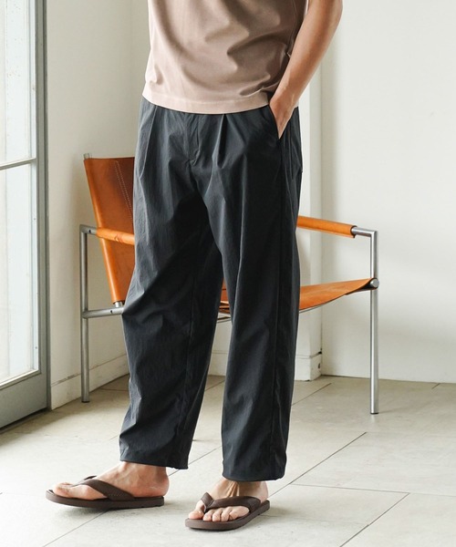 BAYFLOW（ベイフロー）の「【ストレッチ・吸水速乾・接触冷感】FLOWNEXワイドパンツ（その他パンツ・メンズ・ブラック/グレー・LARGE/MEDIUM）」の2枚目の写真
