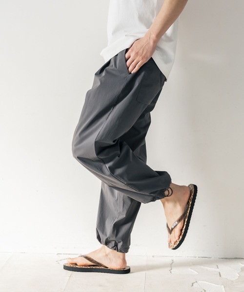 BAYFLOW（ベイフロー）の「【ストレッチ・吸水速乾・接触冷感】FLOWNEXワイドパンツ（その他パンツ・メンズ・ブラック/グレー・LARGE/MEDIUM）」の22枚目の写真