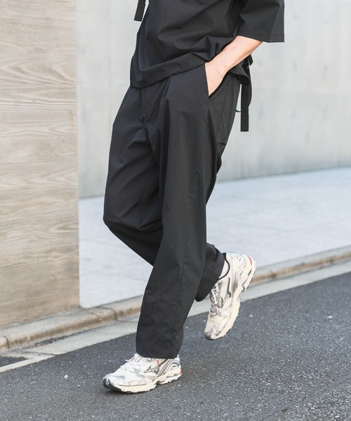 BAYFLOW（ベイフロー）の「【ストレッチ・吸水速乾・接触冷感】FLOWNEXワイドパンツ（その他パンツ・メンズ・ブラック/グレー・LARGE/MEDIUM）」の14枚目の写真