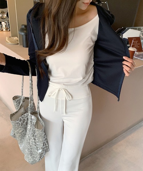 COCOMOMO(ココモモ)の「穿くだけ美脚シルエット ストレッチフレアパンツ ハイウエスト フレアパンツ 美脚 パンツ イージーパンツ ドロスト リラックス(その他パンツ・レディース・ブラック/ライトグレー/ホワイト/ネイビー・S/L/M)」の22枚目の写真