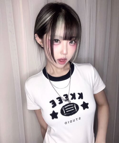 KKEEE(ケーケーイーイー)の「ラグビースターブークル刺繍クロップ半袖Tシャツ(Tシャツ/カットソー・レディース・グレー/ホワイト・FREE)」の3枚目の写真