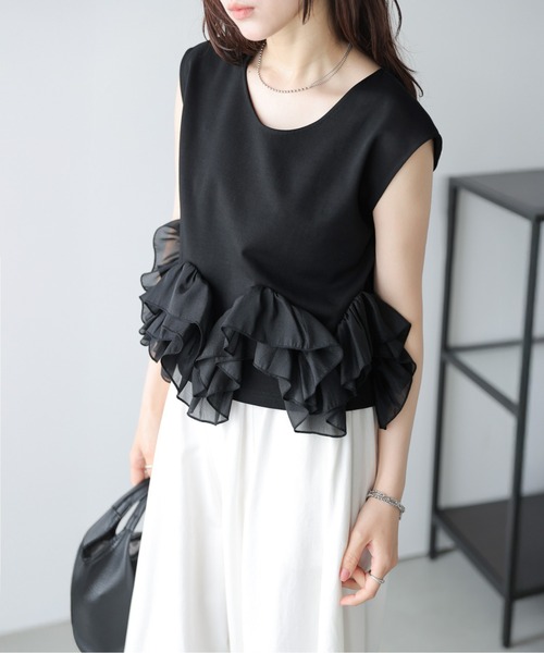 AMELY(エミリー)の「シアーフリルヘムトップス(Tシャツ/カットソー・レディース・ブラック/ホワイト・フリー)」の1枚目の写真