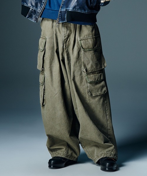 glamb(グラム)の「Fade Asymmetry Cargo Pants / フェイドアシンメトリーカーゴパンツ(カーゴパンツ・メンズ・ブラック/カーキ/チャコール・S/M/L)」の1枚目の写真